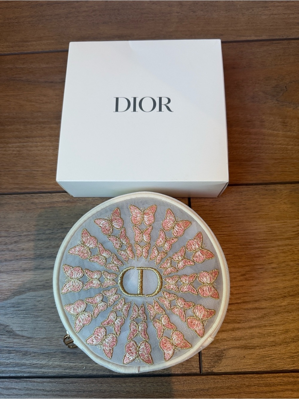Dior Cream Round Mesh 🦋 Pouch with Gold CD Zip - Picture 6 of 13